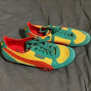 Woman’s size 7 puma